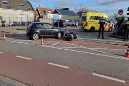Scooterrijder in botsing met auto in Assendelft