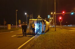 Melkwagen gekanteld in Wormerveer, weg onder de melk