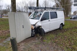 Twee gewonden bij ongeluk in Oostzaan