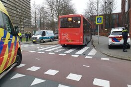 Lijnbus rijdt over fiets heen, fietser zwaargewond