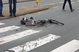 Lijnbus rijdt over fiets heen, fietser zwaargewond