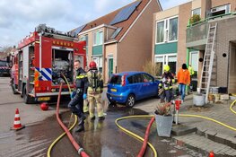 Brand in woning Assendelft, bewoner ernstig gewond