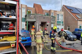 Brand in woning Assendelft, bewoner ernstig gewond