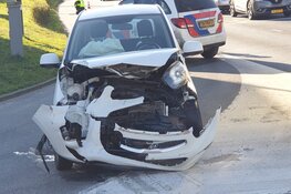 Botsing tussen twee auto&#39;s in Zaandam