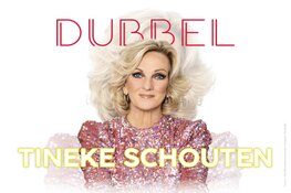 Tineke Schouten viert dat ze veertig jaar mensen laat lachen