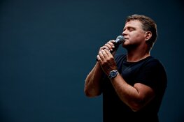 Wolter Kroes viert feest in het Zaantheater - Uniek en eenmalig theaterconcert van Zaanse zanger op vrijdag 25 maart