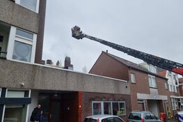 Schoorsteenbrand bij bedrijfspand in Zaandam