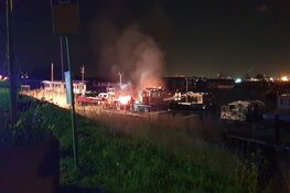 Gewonde bij brand op woonboot in Assendelft
