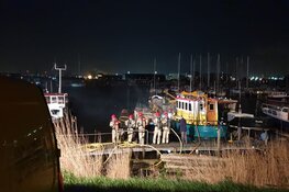Gewonde bij brand op woonboot in Assendelft