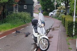 Ongeval tussen bromfiets en step, politie doet onderzoek (Westzaan)