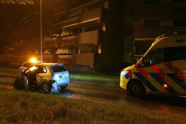 Eenzijdig ongeval in Zaandam. Bestuurder aangehouden, bijrijder gewond