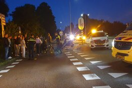 Fietser en scooterrijder gewond bij ongeval in Westzaan