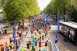 Abdi Nageeye en Khalid Choukoud aan de start 36e Dam tot Damloop