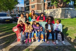 Nieuwe ‘Social Sofa voor Vrede’ onthuld in Poelenburg