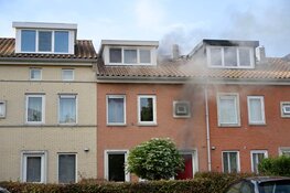 Veel rook bij woningbrand in Assendelft