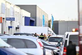 Hulpdiensten groots uitgerukt na melding brand Zaans bedrijf