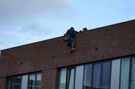 Arrestatieteam haalt onder invloed verkerende man uit woning