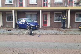 Automobilist ramt meerdere auto's in Wormerveer