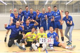 Compaen-vreugdevuur in Protos-hel