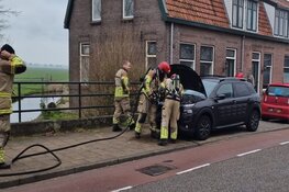 Auto vat vlam bij starten motor