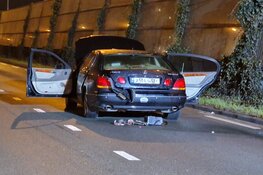 LPG-tank van auto explodeert op Zaanse brug, bestuurder gewond