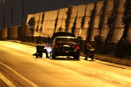 LPG-tank van auto explodeert op Zaanse brug, bestuurder gewond