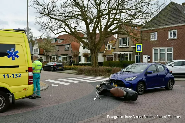 Scooterrijder aangereden in Krommenie