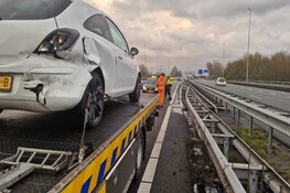 Automobilist rijdt tegen vangrail bij Knooppunt Zaandam