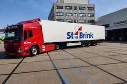 St vd Brink zet eerste twee elektrische trekkers in voor nationale distributie