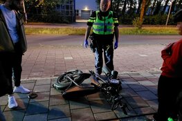 Scooter en fatbike botsen in Zaandam, twee gewonden