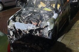 Auto door brand verwoest in Burgemeestersbuurt