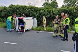 Gecrashte automobilist Zaandam met de schrik vrij
