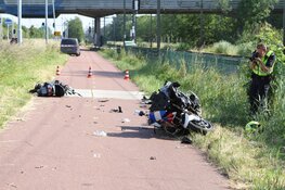 Motoragent en scooterrijder gewond na frontale botsing