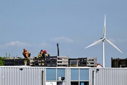 Brand in bedrijfsverzamelgebouw Zaandam, twee personen in veiligheid gebracht