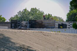 Brand in bedrijfsverzamelgebouw Zaandam, twee personen in veiligheid gebracht