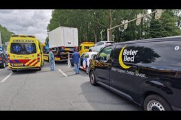 Ongeval met vier voertuigen in Oostzaan