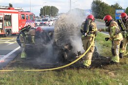 Auto door brand verwoest op N246