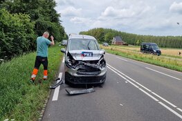Kopstaartbotsing in Assendelft: bestelbus tegen bakwagen