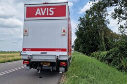 Kopstaartbotsing in Assendelft: bestelbus tegen bakwagen