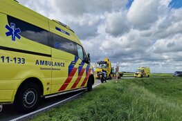 Auto beland op z'n kop in de sloot