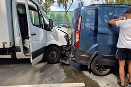 Kettingbotsing met vier auto`s op Kolkweg