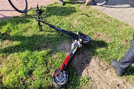 Bestuurder elektrische step met spoed naar het ziekenhuis na val in Zaandam