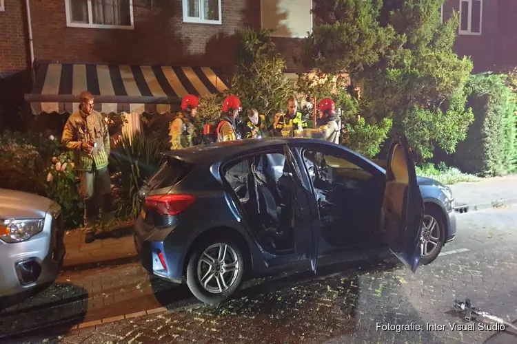 Auto door brand verwoest in Zaandijk