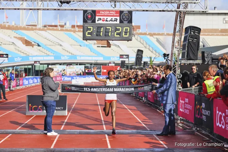 Snelle wereldtoppers starten tijdens Dam tot Damloop