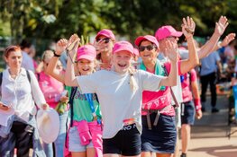 Wandelaars genieten van stralende 19e Pink Ribbon Dam tot Dam Wandeltocht