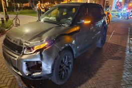 Bezorger ernstig gewond na aanrijding in Zaandam