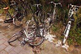 Brand in fietsenstalling treinstation Zaandijk