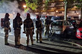 Autobrand in Zaandam, drie voertuigen beschadigd