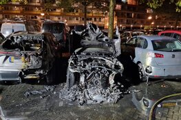 Autobrand in Zaandam, drie voertuigen beschadigd