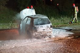 Auto door brand verwoest aan Kleine Tocht in Zaandam